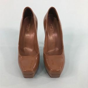 Gucci taupe patent leather pumps 
Condition: Very good. Minor signs of wear.